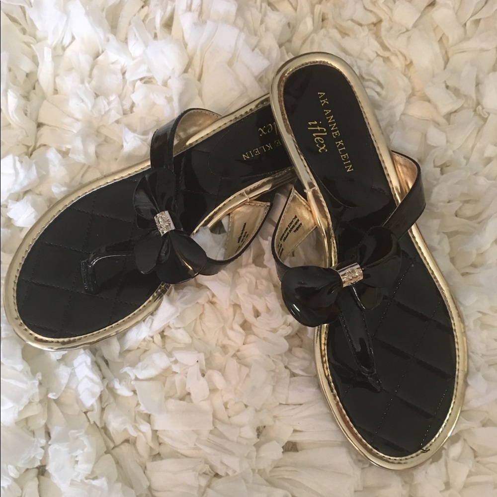 Anne Klein flip flops